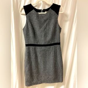 Banana Republic black and white Herringbone dress. Excellent condition.